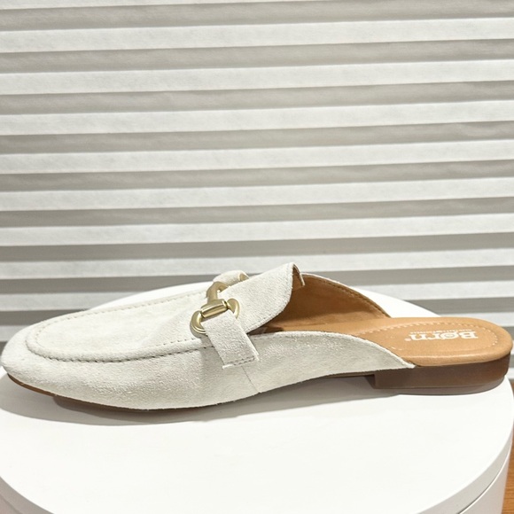 🌸BORN🌸 Size: Lareina Cream Suede Mule 11M - Picture 4 of 14